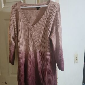 Chic V-Neck Knit Sweater in Pink Ombre